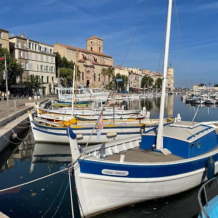 Joli T2 Au Vieux-port - 1er Etage La Ciotat